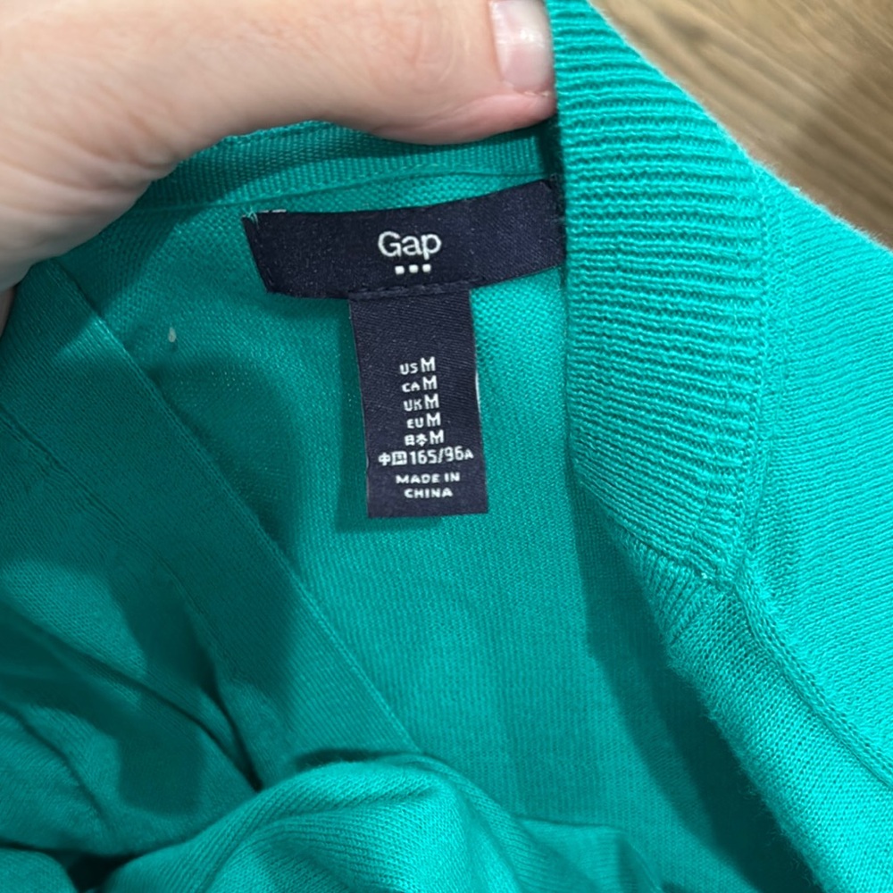 Vibrant Green Cardigan Sweater with Deep V-Neck - Picture 3 of 3
